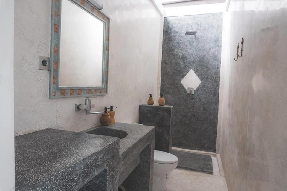 Atties Villa Gili Islands Exterior photo